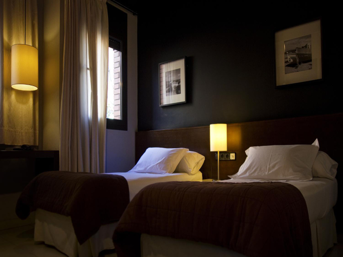 Others 4, Hostal Badaloni, Barcelona