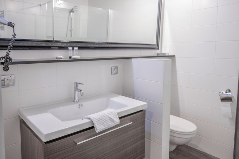 Bathroom 5, Blanckthys Hotel, Limburg