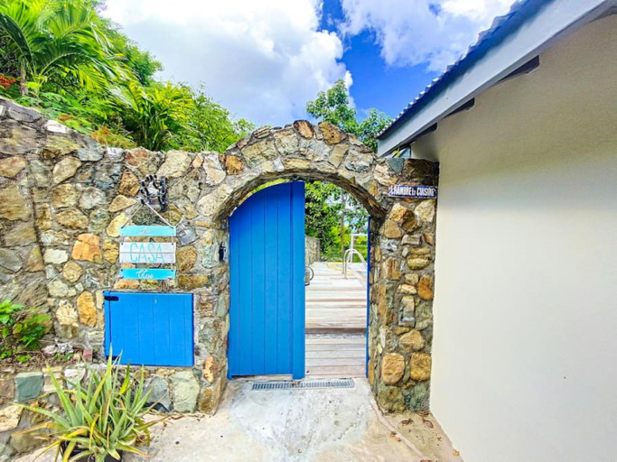 Entrance 4, Aquamarine, private room in Villa Casa Blue pool sea view