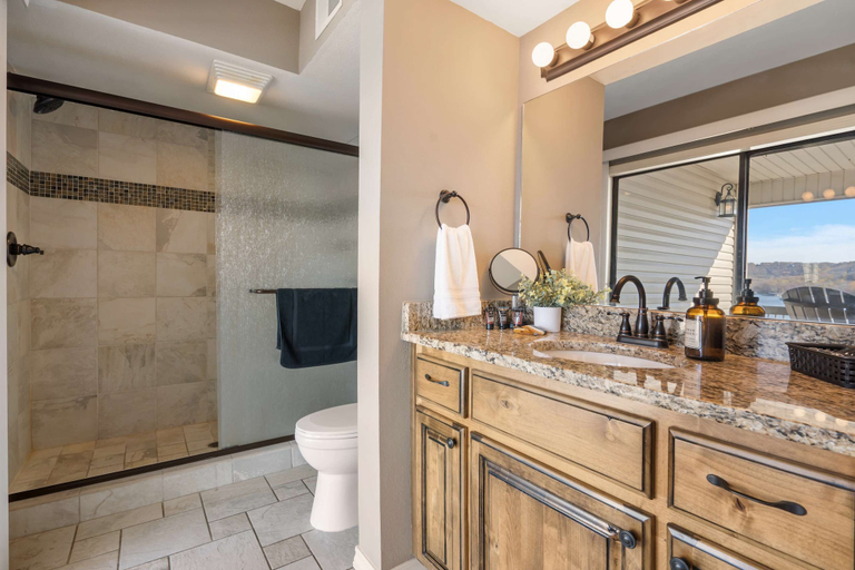 Bathroom 4, Lakescape at The Getaways, Stone