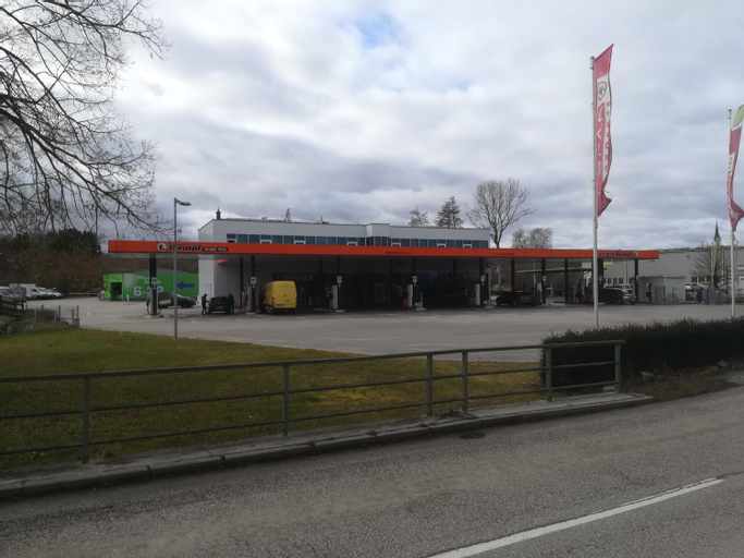 Turmol Hotel, Linz Land