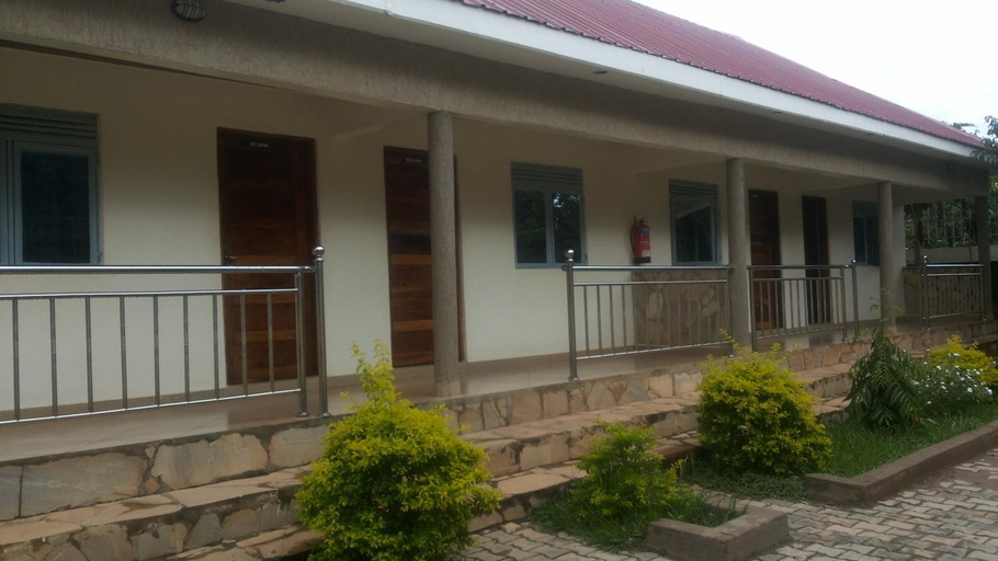 Exterior 11