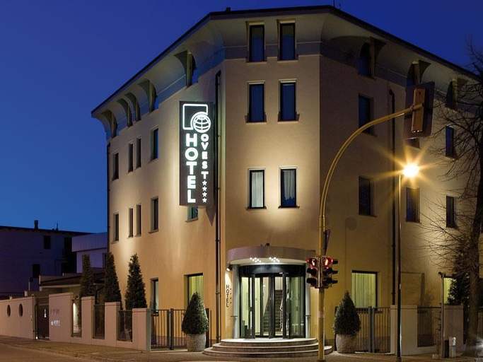 Hotel Ovest, Piacenza