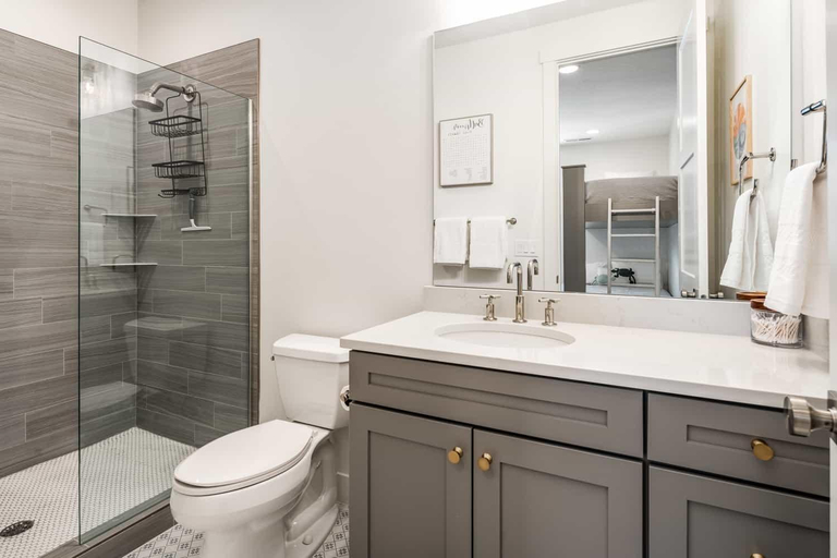 Bathroom 4, Desert Brooke Villa townhouse, Washington