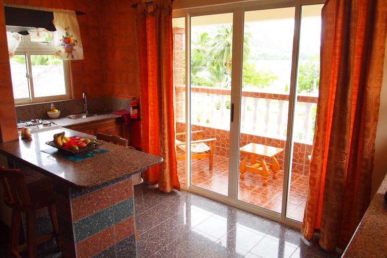 Others 5, Villa Kass