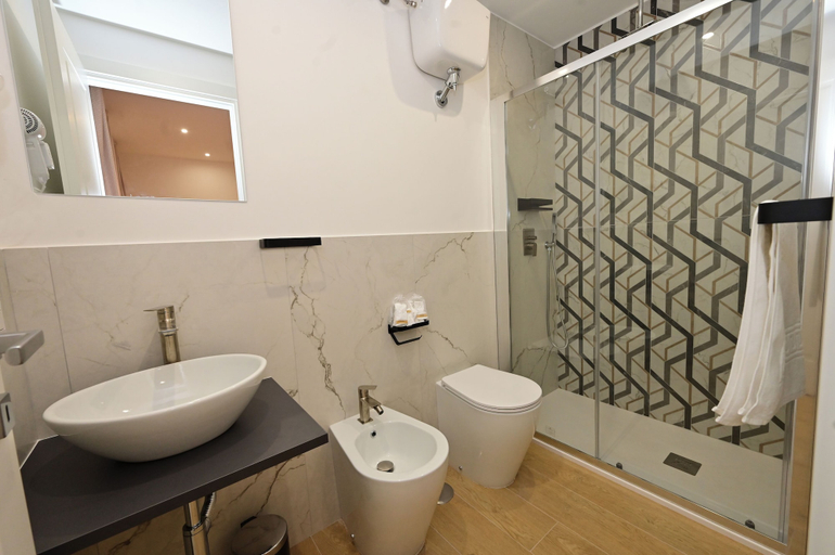 Bathroom 5, Relais Trastevere Station, Roma