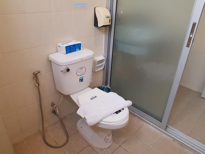 Bathroom 9