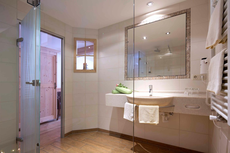 Bathroom 2, Alpengasthof Gern Alm, Schwaz