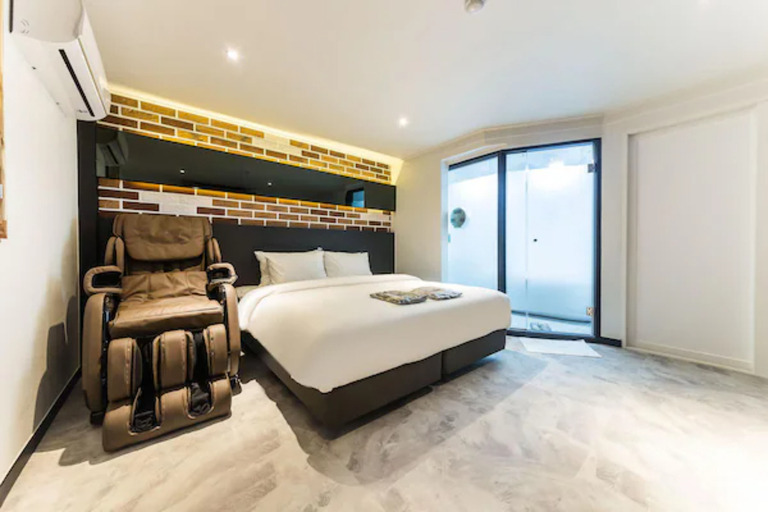 Bedroom 4, Anyang ILLOWA Hotel, Anyang