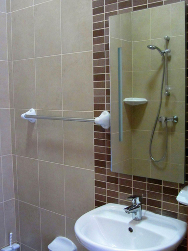 Bathroom 2, Corner Hostel
