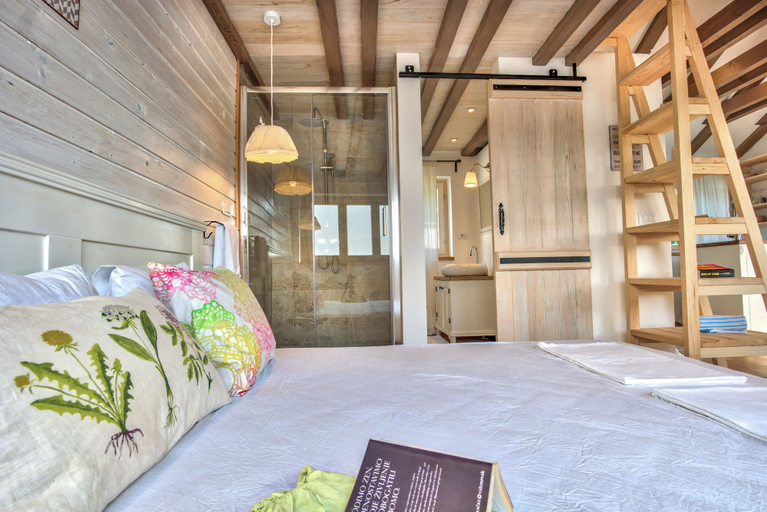 Bedroom 2, ECO Aparthotel The Dreamers's Club, Lumbarda