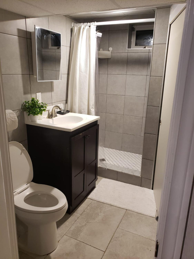 Bedroom 2, 2plex, Choose, 1of 2 entire units apparts, Hamilton