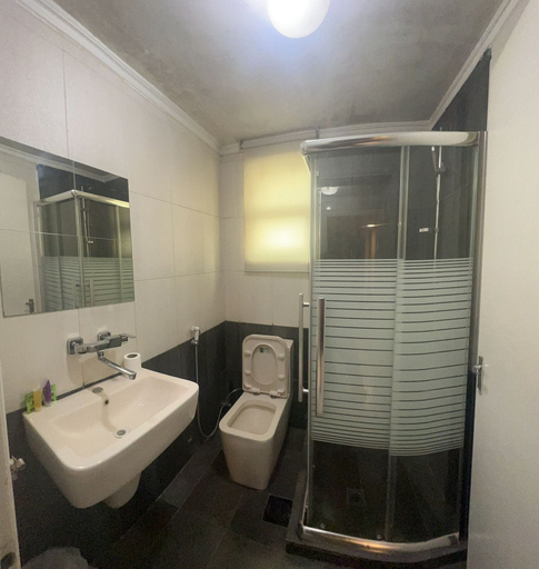 Bathroom, Masaya Aldiar, Amman