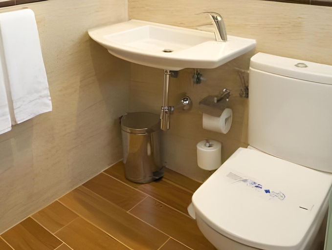 Bathroom 4, Hotel Casa Jose Diaz, Madrid