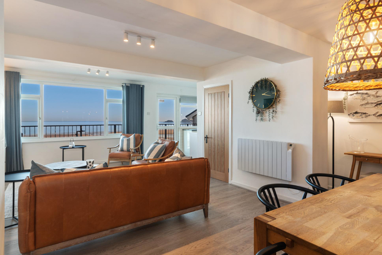 Others 4, Sea View Apartment - Sea Front Apartment, Pembrokeshire
