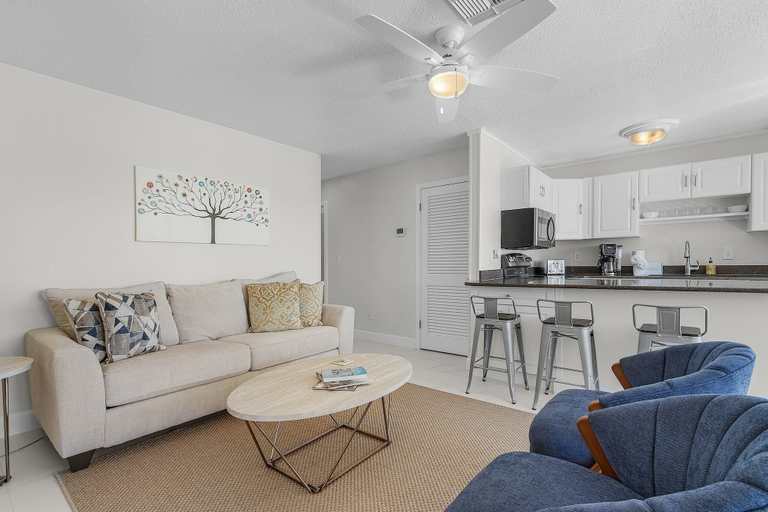 Others 5, 21591/3 Waterfront Duplex With Pool And Spa - Manor 4 Bedroom Home, Lee