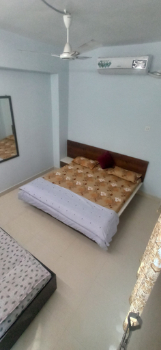Bedroom 5, Hotel adiraj palace and lodging, Ahmadnagar