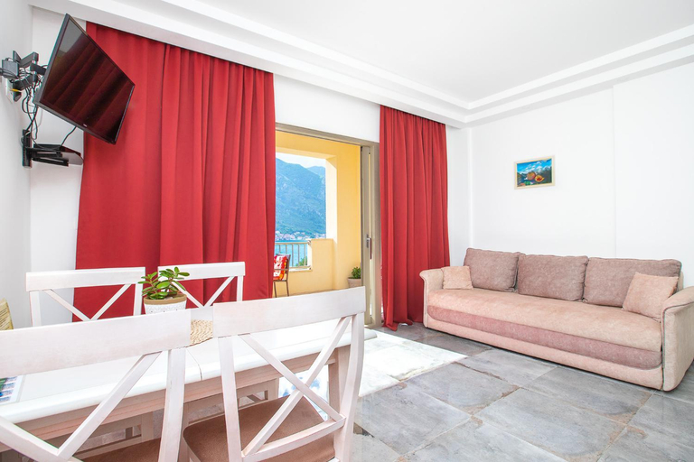 Others 3, Apartments Castello