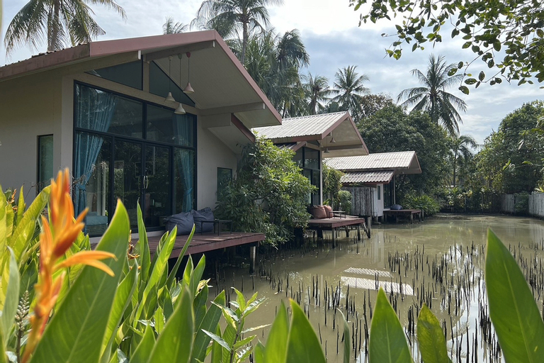 Kalacanal resort, Amphawa