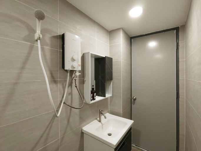 Bathroom 3, Plaza Berjaya by Manhattan Group, Kuala Lumpur