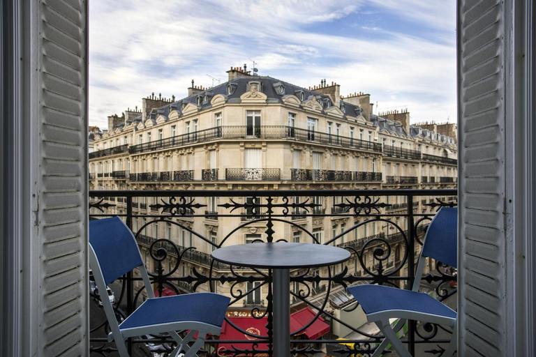 Others 5, Vestay George V, Paris