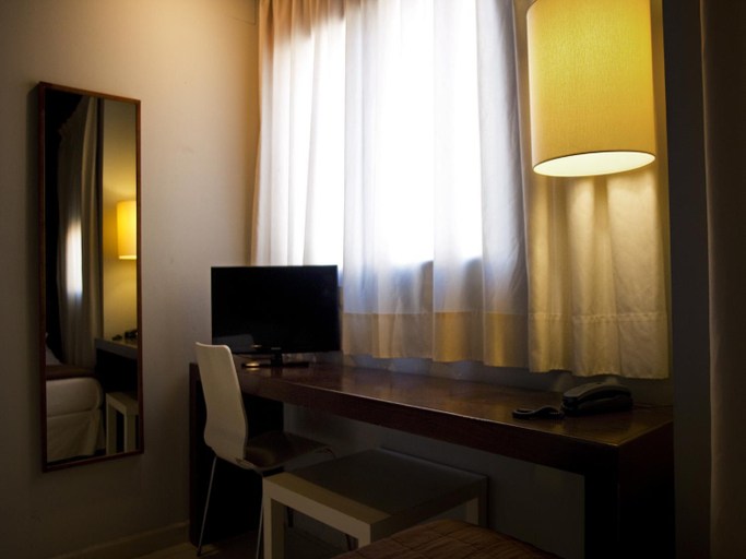 Others 4, Hostal Badaloni, Barcelona