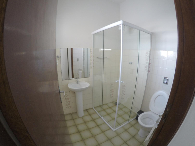 Bathroom 5, Quartos Delfim Moreira, Varginha
