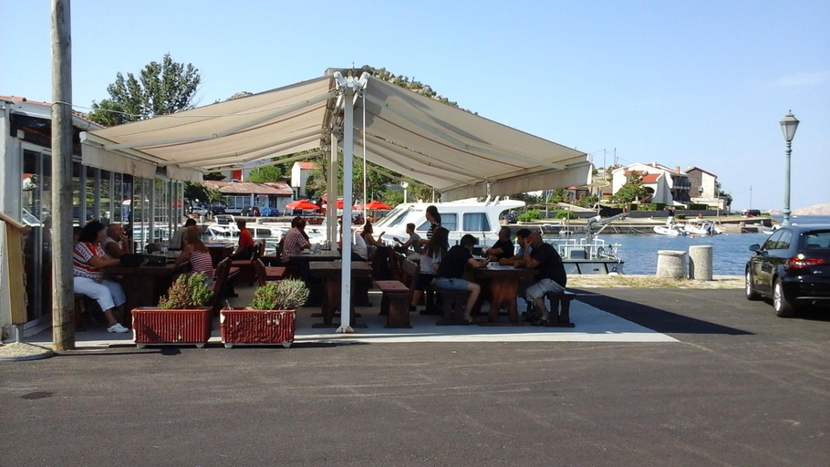 Food & Drinks, Rooms Marica, Senj