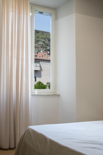 Others 2, Hispirya Rooms, Latina