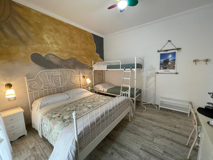 Bedroom 2, LaGarolina Del Conero B&B, Ancona