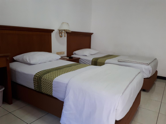 Bedroom 1, Semeru Park Hotel, Pasuruan