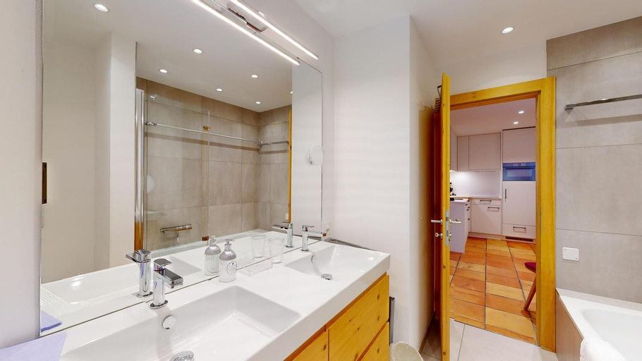 Bathroom 3, Muntagnarda 18, Maloja