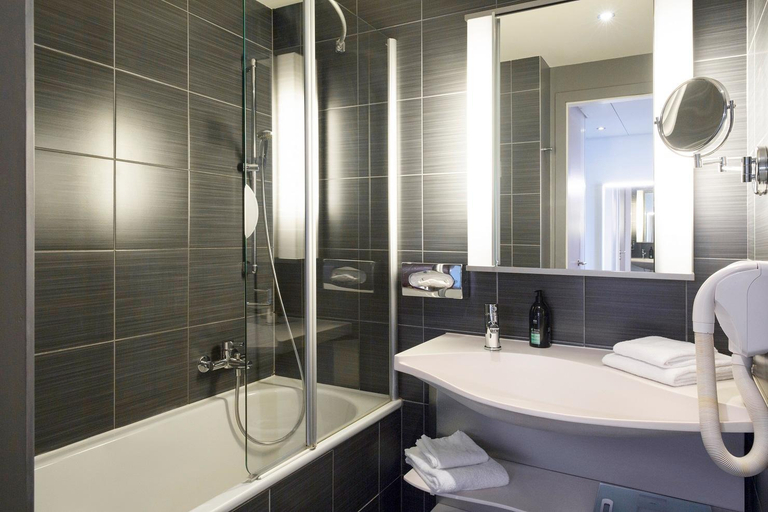 Bathroom 11