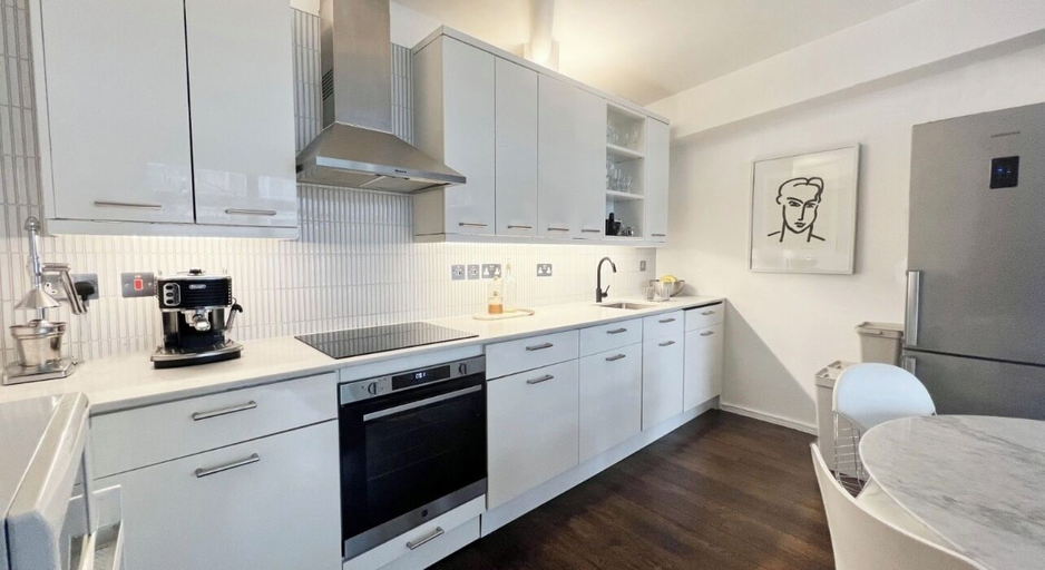 Others 4, London warehouse 2 bed, London