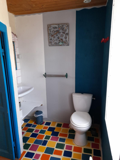 Bathroom 4, Les Hortensias GR 34 - Chambres d'Hotes, Côtes-d'Armor
