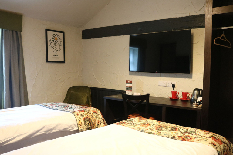 Bedroom 2, Black Dog Inn, Blackburn with Darwen