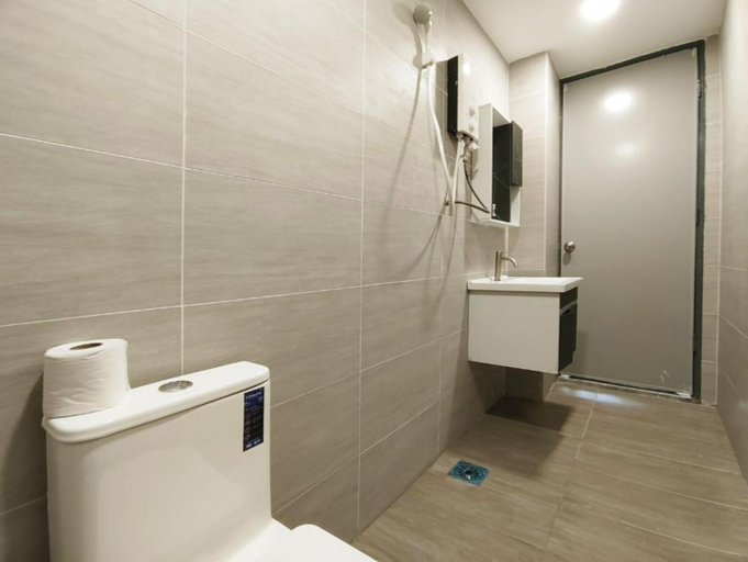 Bathroom 3, Plaza Berjaya by Manhattan Group, Kuala Lumpur