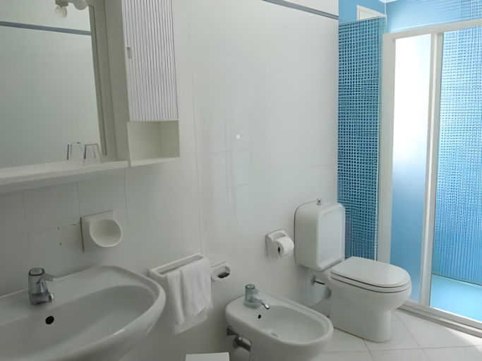 Bathroom 2, Al Martin Pescatore, Sassari