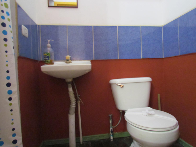 Bathroom 3, Hostel Shakti, San José