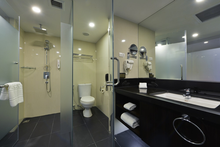 Bathroom 24