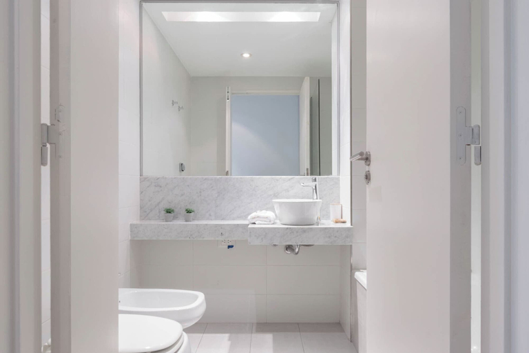 Bathroom 3, MOT Zapiola, Distrito Federal