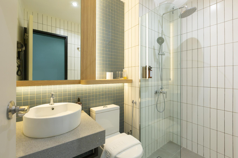 Bathroom 10