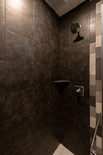 Bathroom, Bluebonnet Trail, McLennan