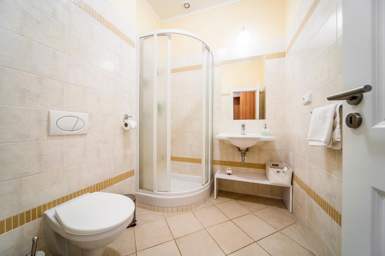 Bathroom, Boutique Hotel Golf Garni, Břeclav