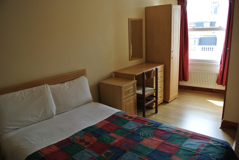 Bedroom 2, Carlton Hotel, London