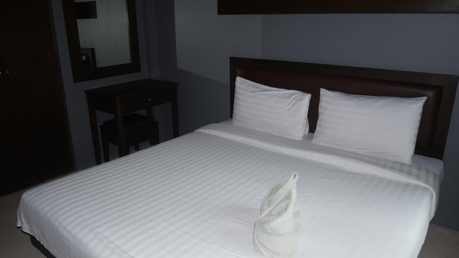 Bedroom 12