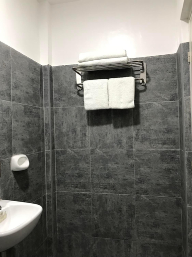 Bathroom 3, FN Lodge Palompon, Palompon