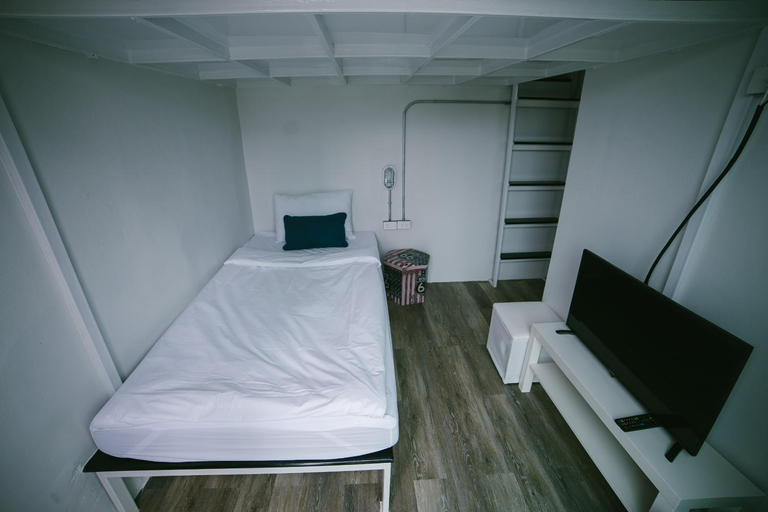 Bedroom 28