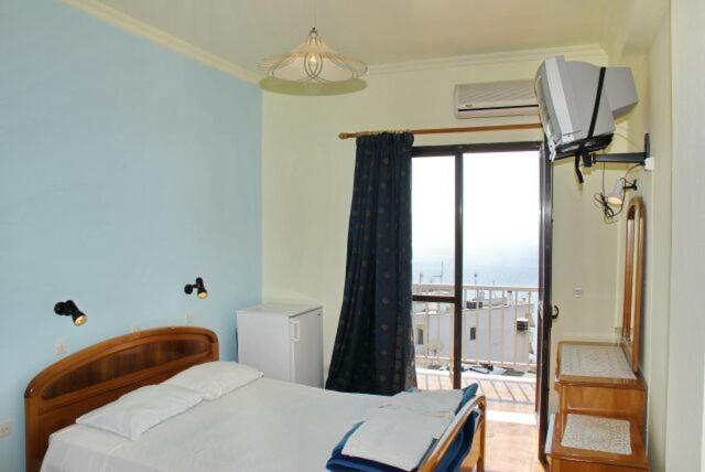 Others 5, Pansion Alexandros, Ionian Islands