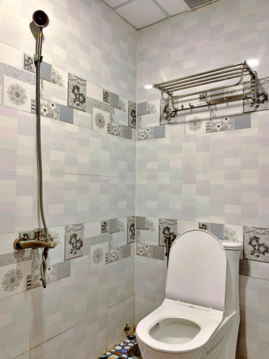 Bathroom 7